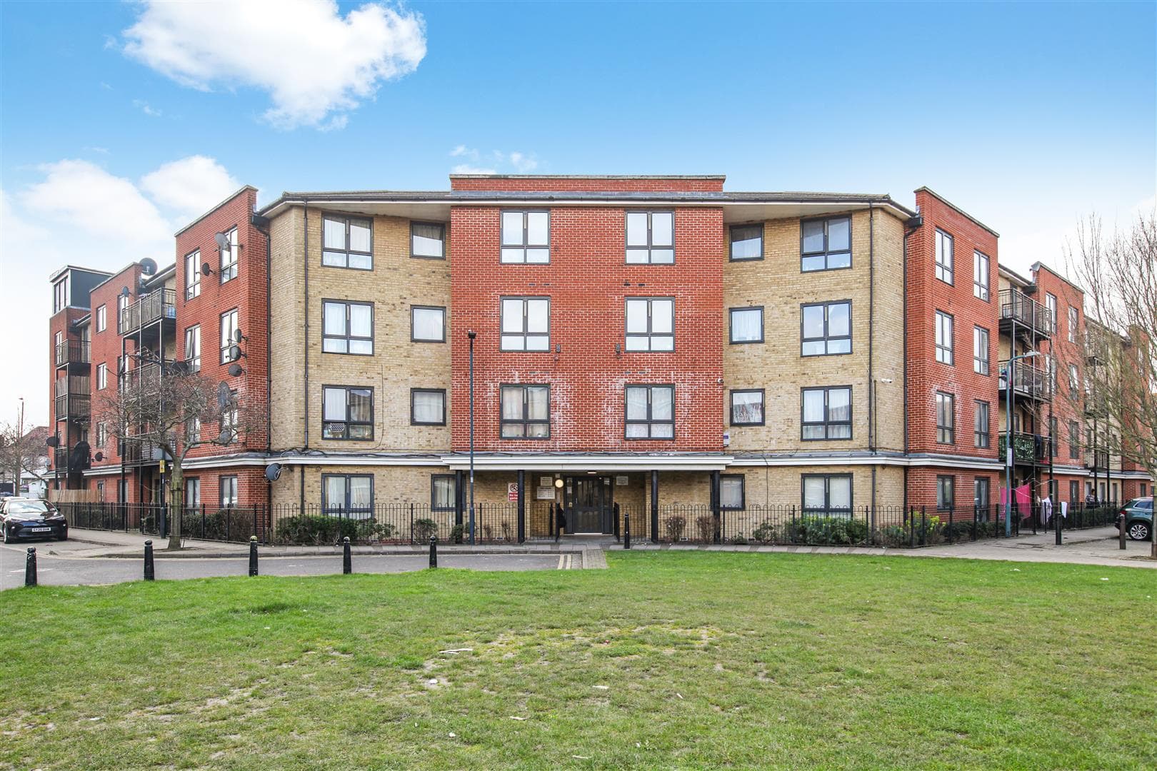 Hirst Crescent, Wembley, HA9 7HF