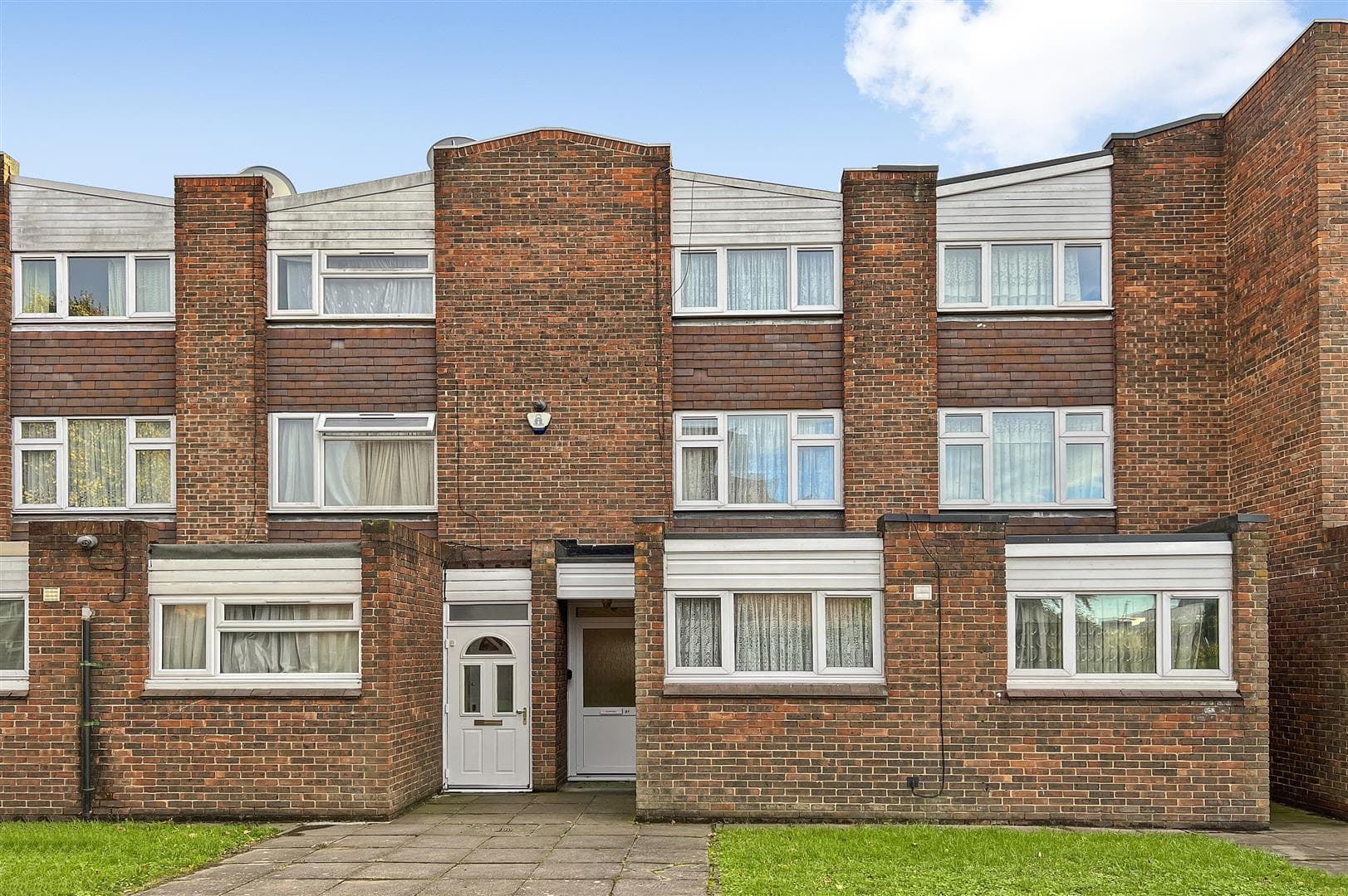 Lansbury Close, Neasden, London, NW10 0TX