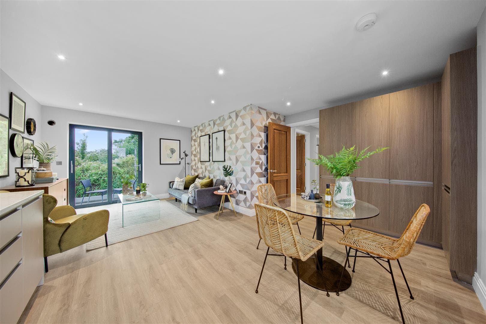 16 Rayners Close, Wembley, Middlesex, HA0 2JU