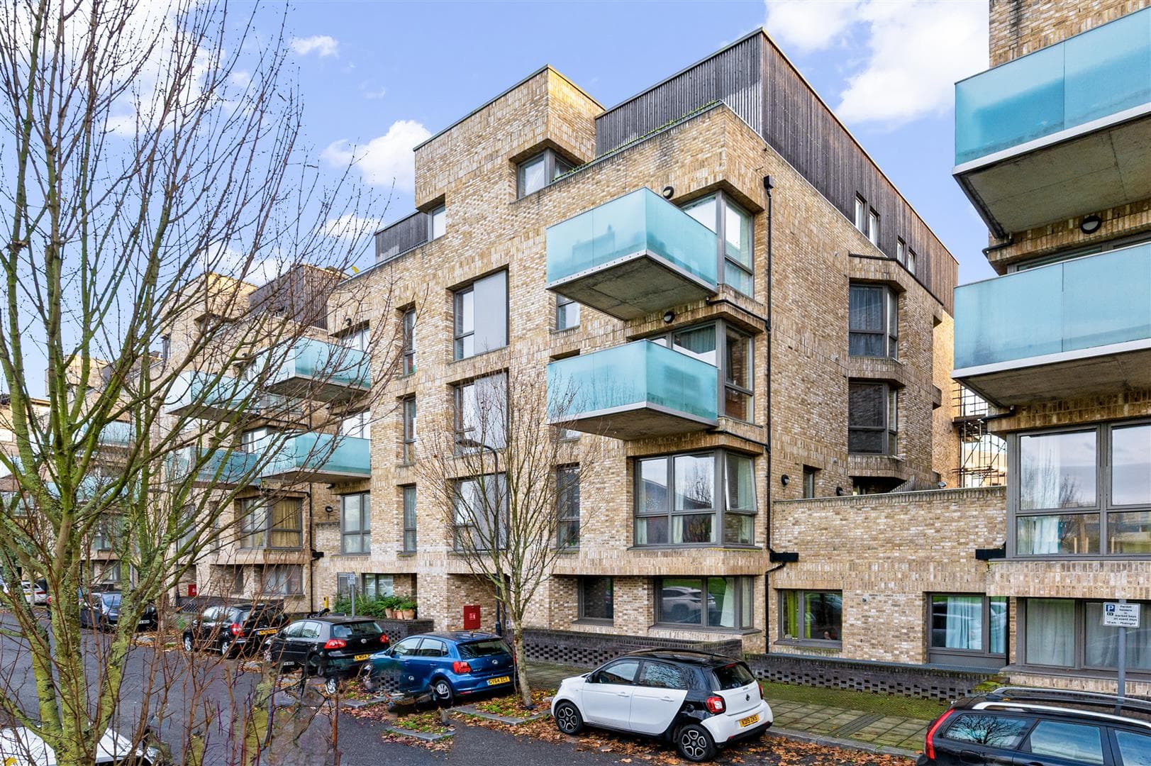 91 Hilltop Avenue, London, NW10 8GN