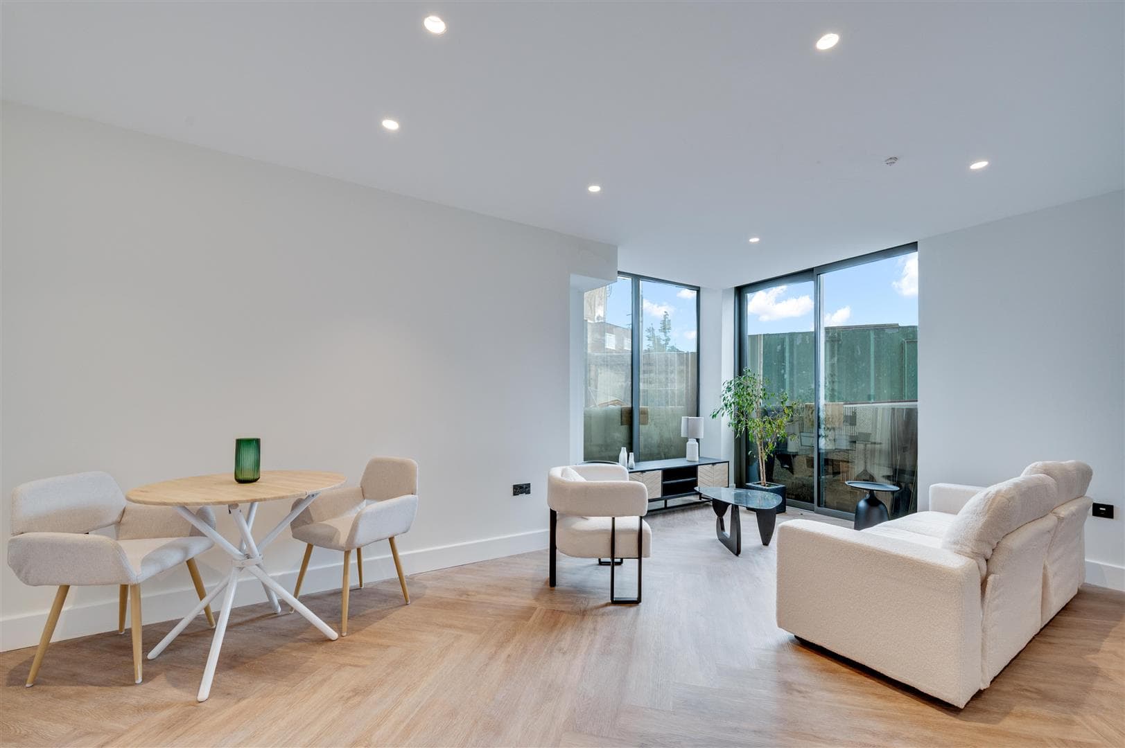 2 Forty Lane, Wembley, Middlesex, HA9 9EB