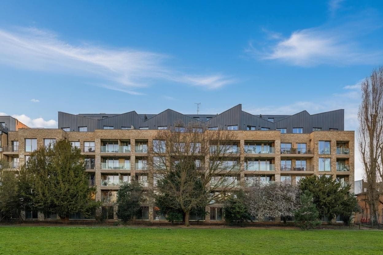 Espalier Gardens, London, NW6 2DQ