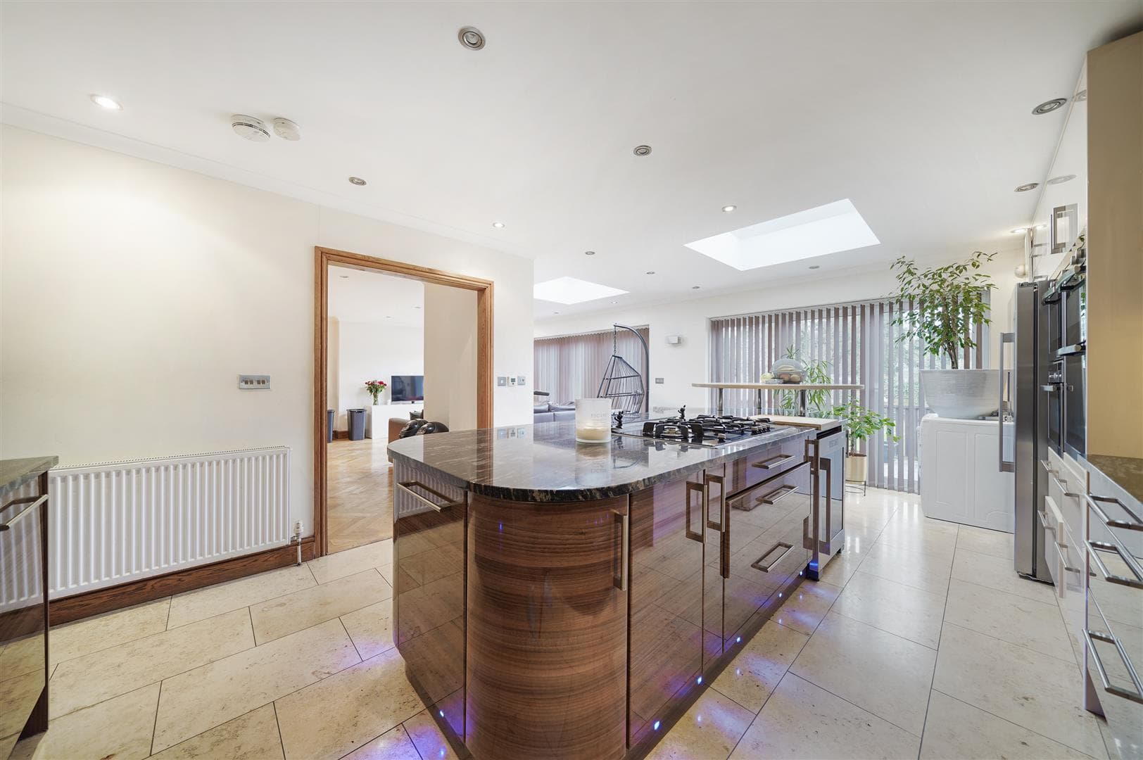 Beverley Gardens, WEMBLEY, Middlesex, HA9 9QY