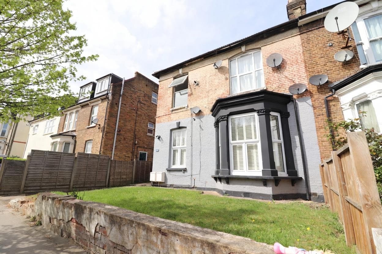 Greenhill Park, London, NW10 9AR