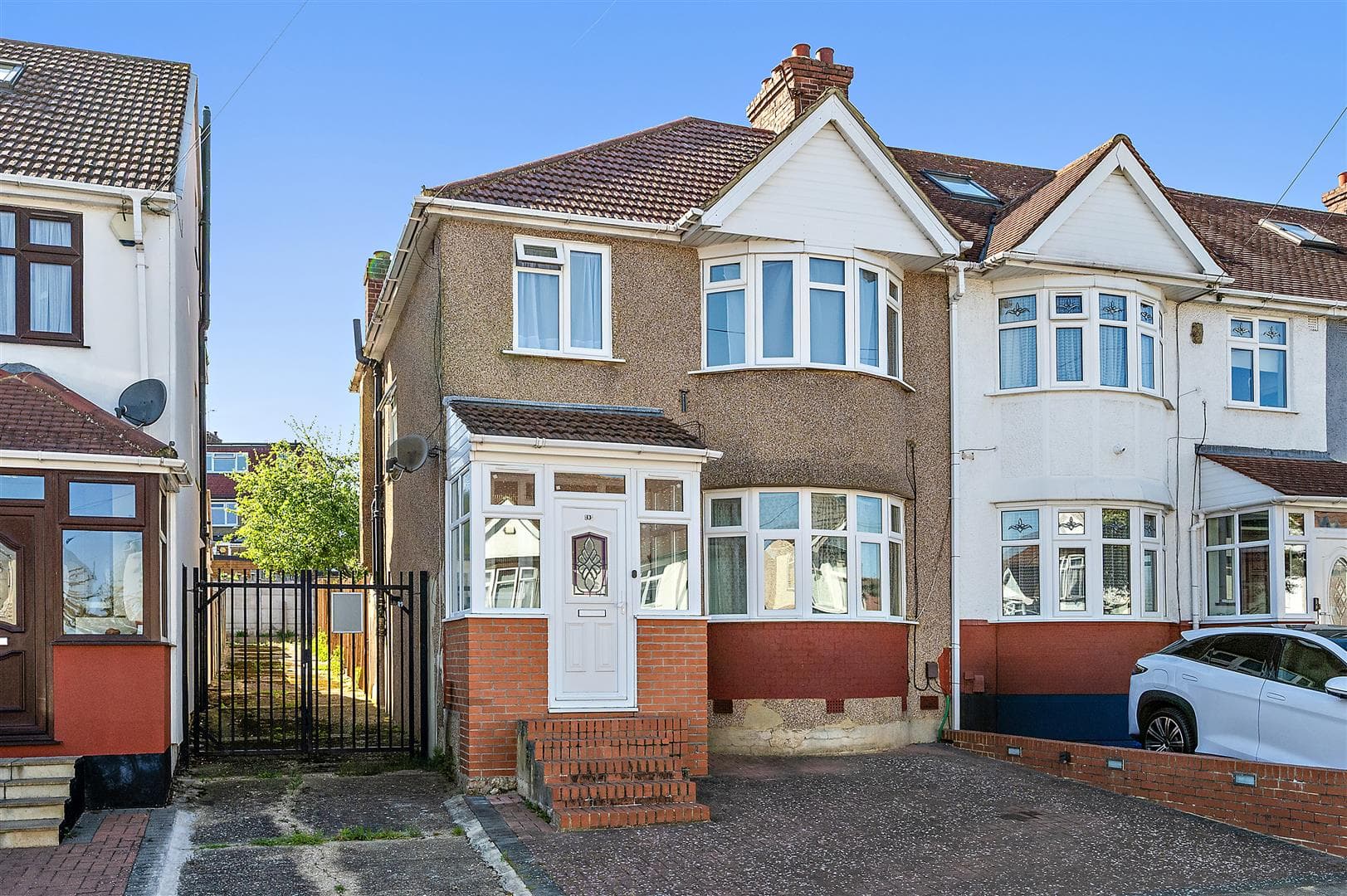 Holden Avenue, Kingsbury, London, NW9 8HP