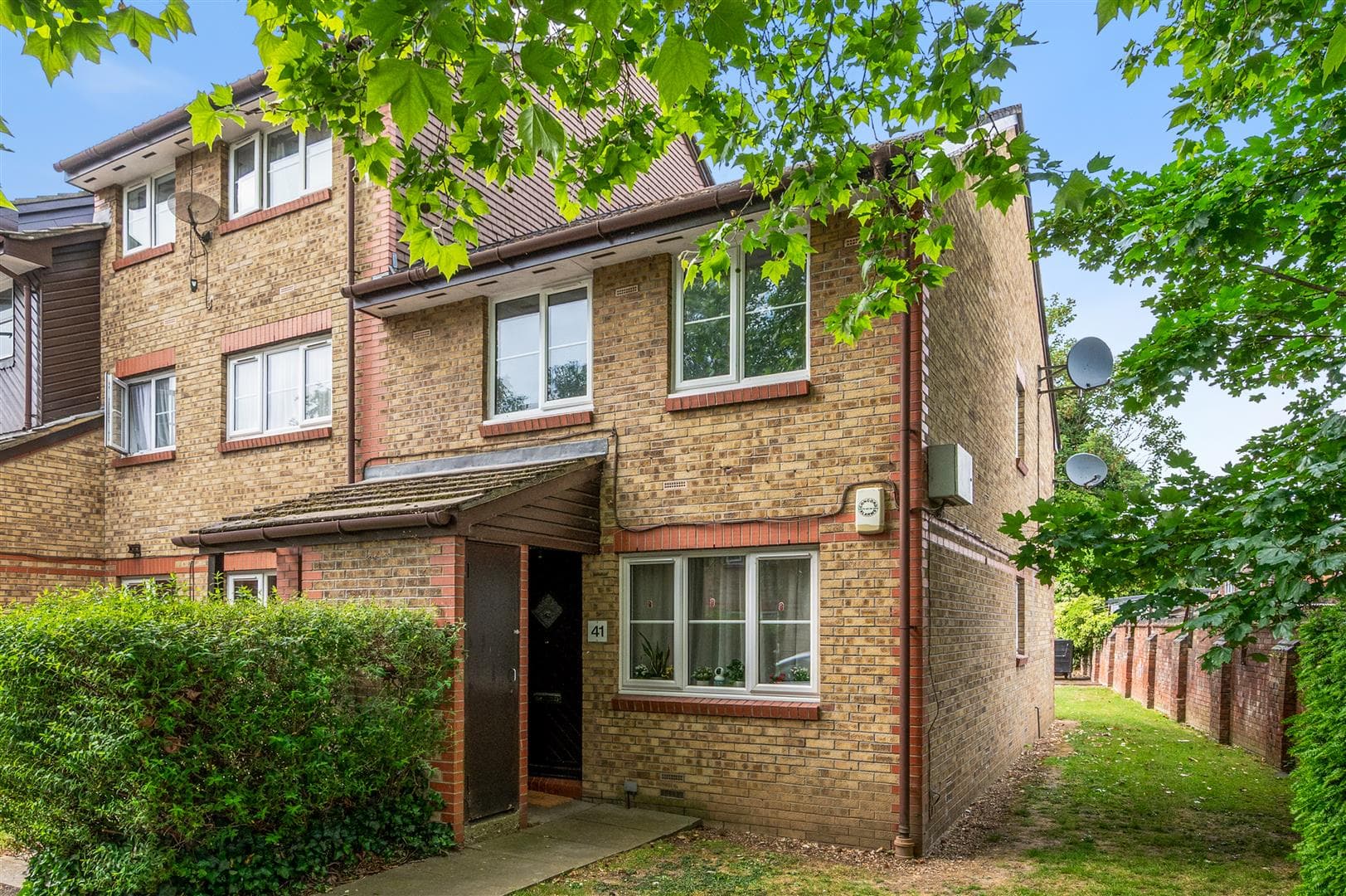 Cygnet Close, London, NW10 8TP