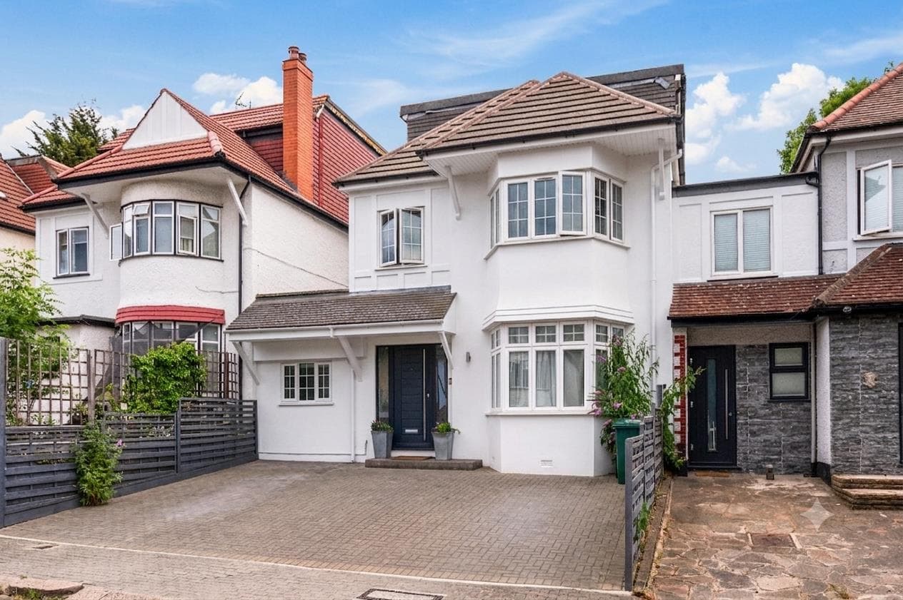 Colindeep Gardens, London, NW4 4RU