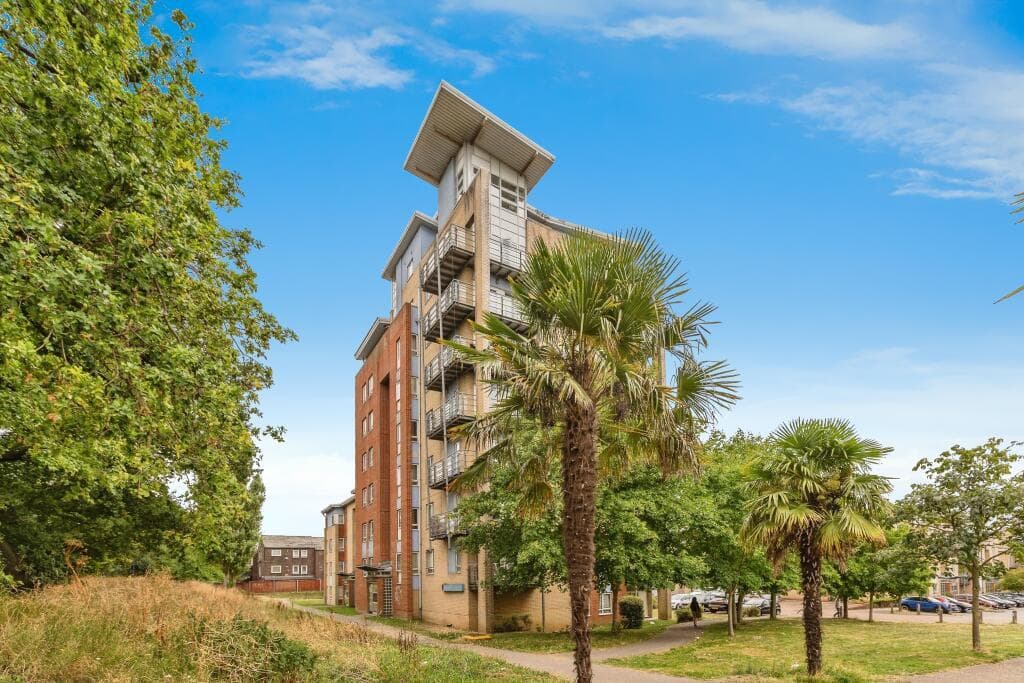 71 Forty Lane, Wembley, Middlesex, HA9 9UR