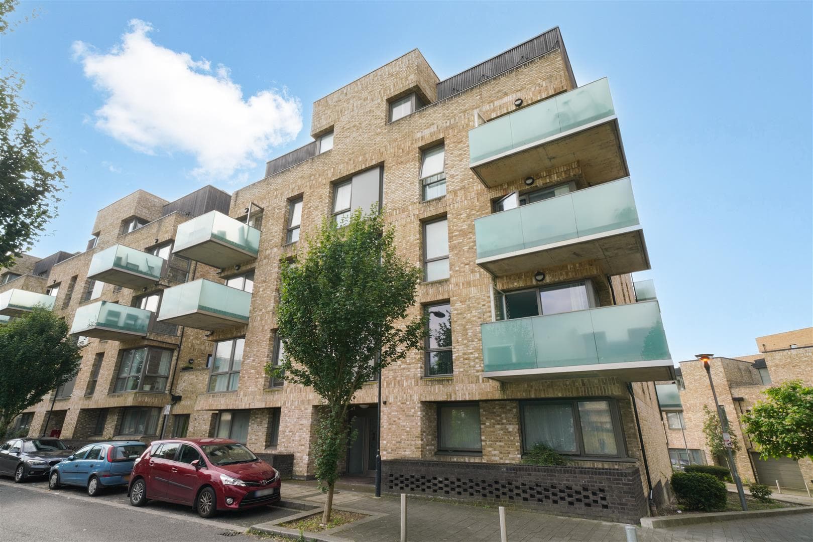 89, Hilltop Avenue, London, NW10 8GN